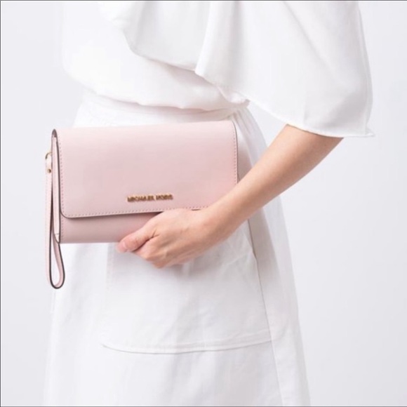 Michael Kors 3 in 1 Crossbody Clutch Wristlet - Picture 4 of 12